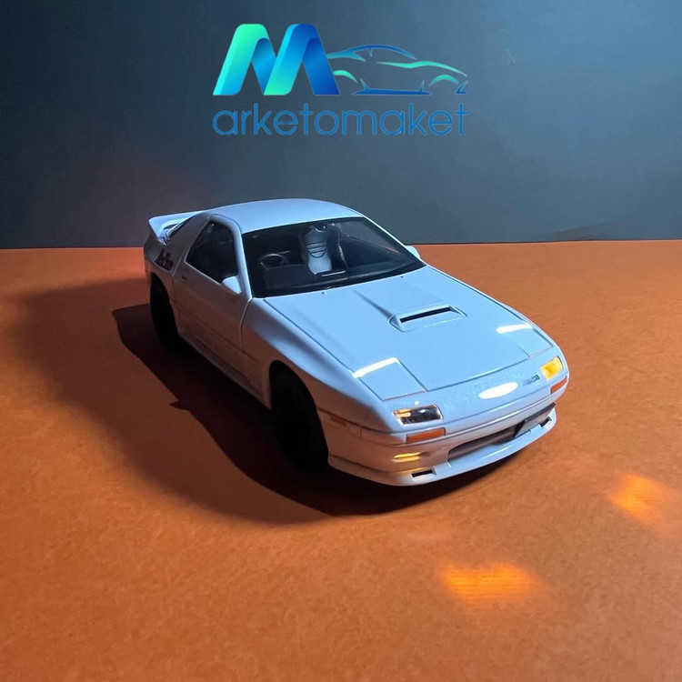 مزدا RX7 سفید