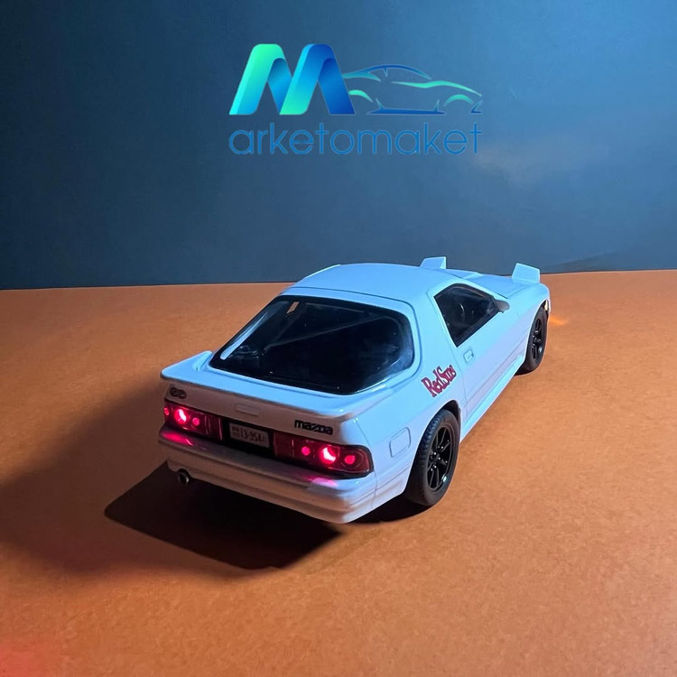 مزدا RX7 سفید
