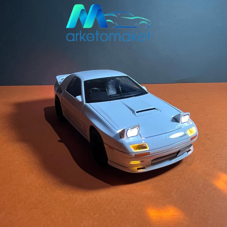 مزدا RX7 سفید